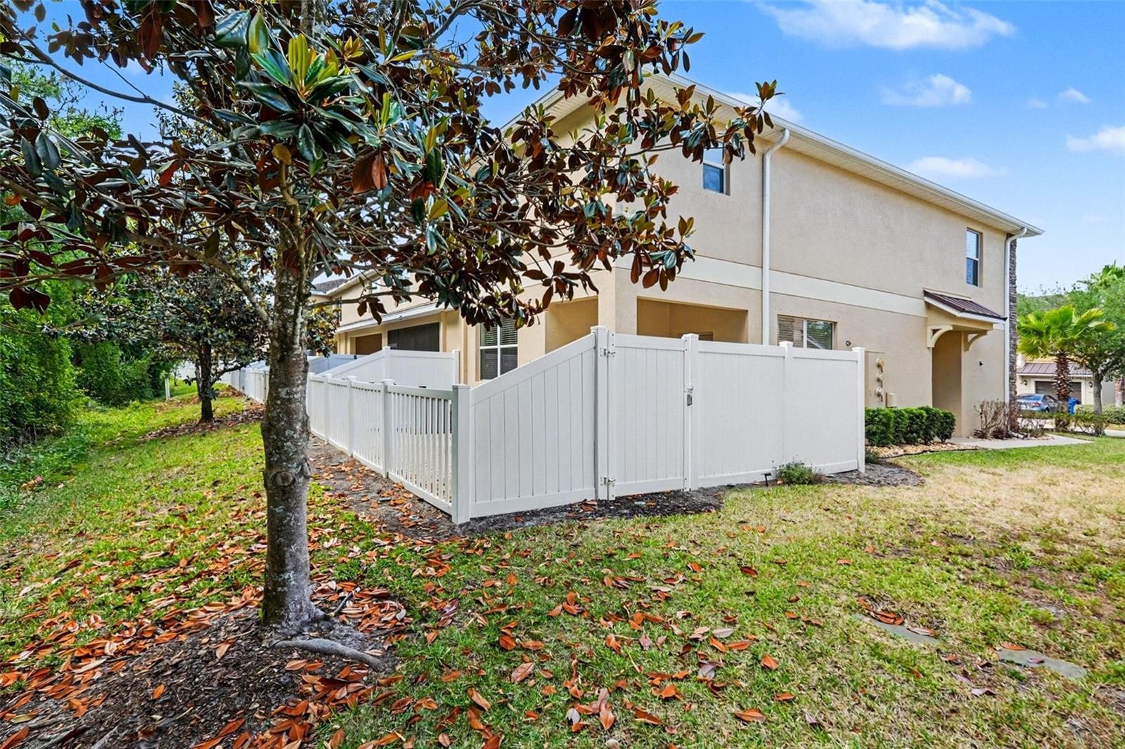 VERANDAH TWNHMS - Residential