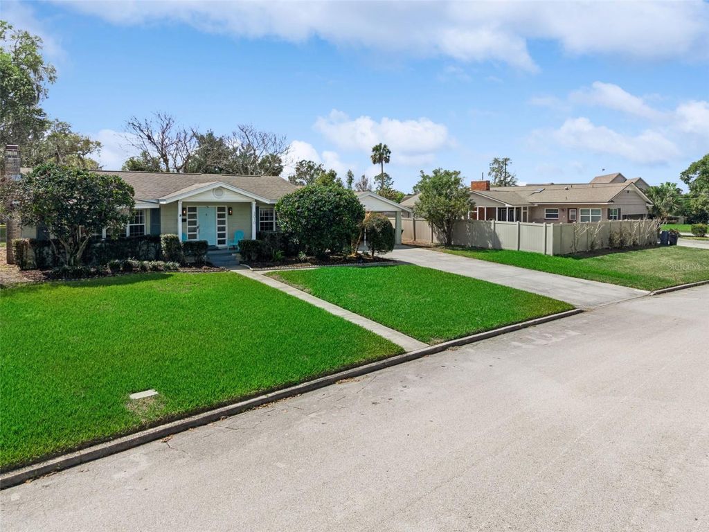 Photo of 3010 Carmia Drive, Orlando, FL 32806 (MLS # O6388795)