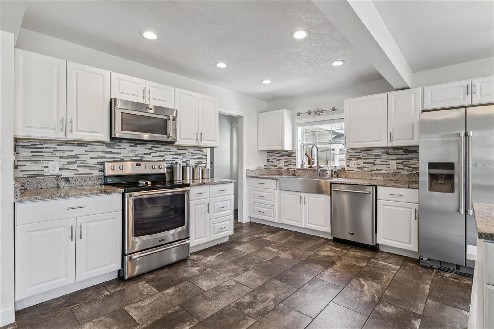 SKYCREST - Residential