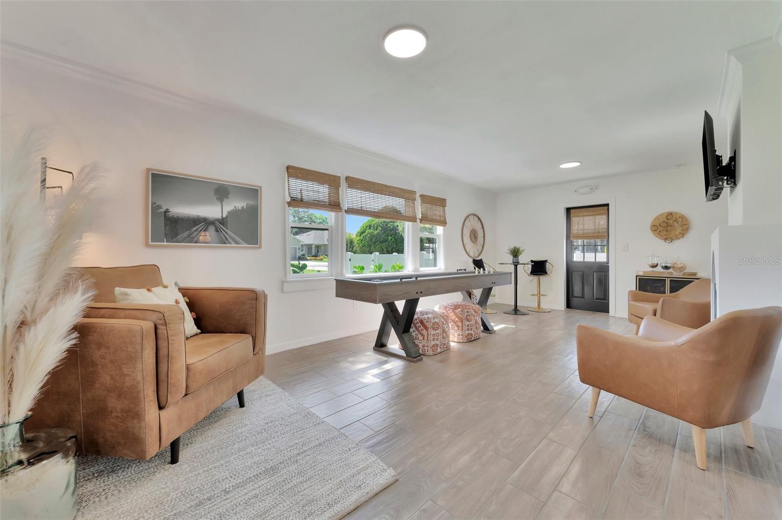 WHISPERING PINES - Residential