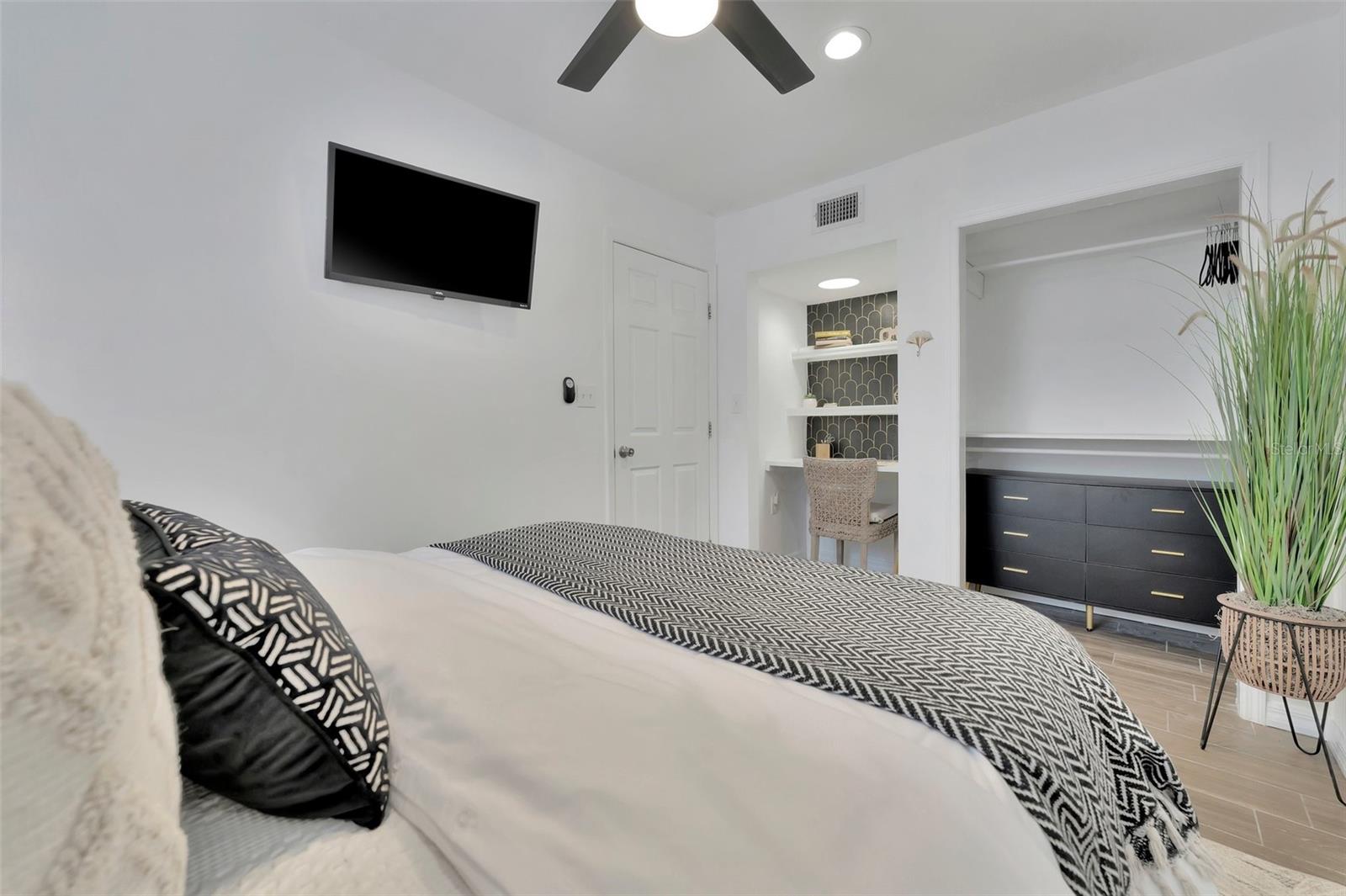 WHISPERING PINES - Residential