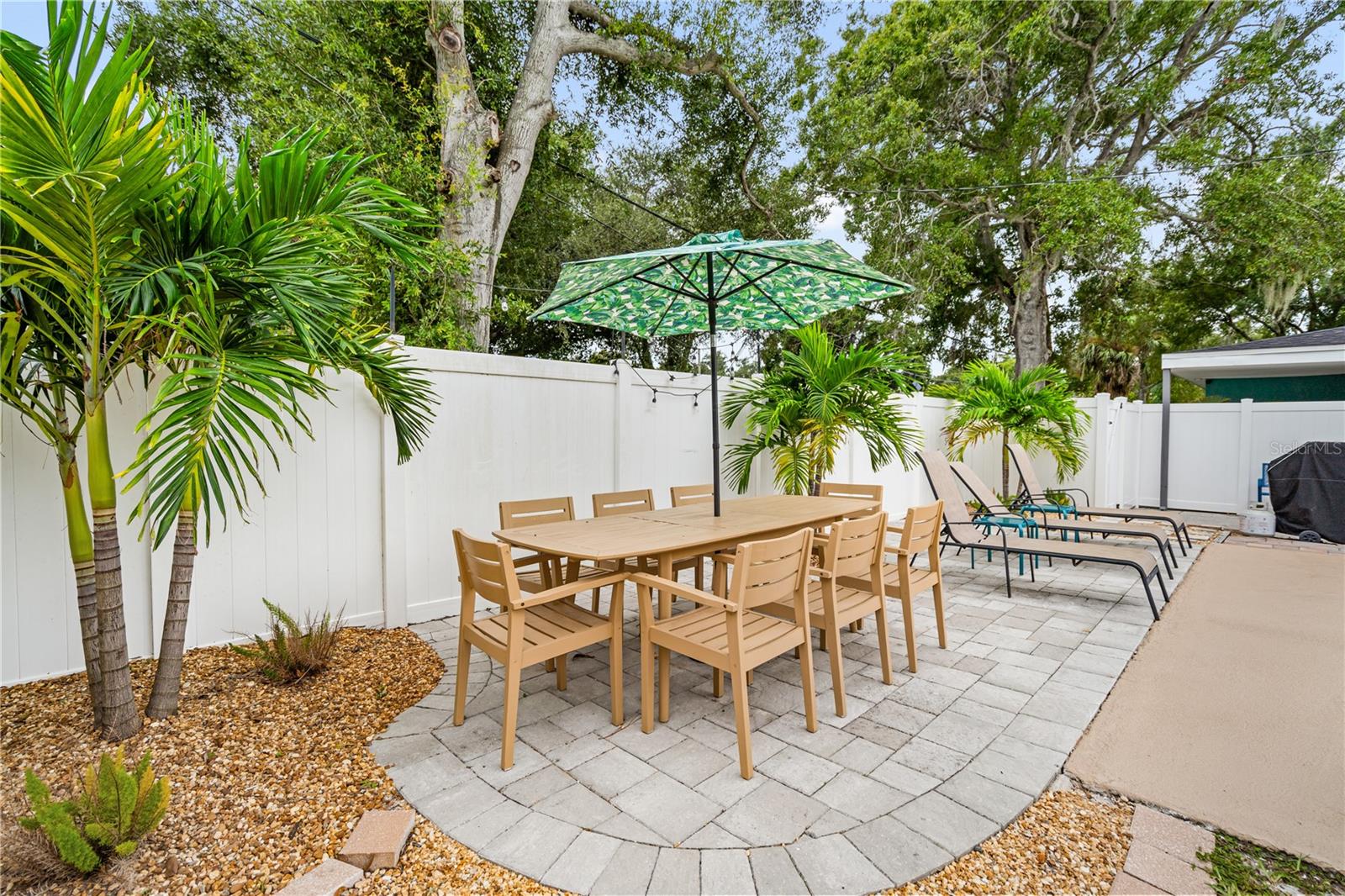 WHISPERING PINES - Residential