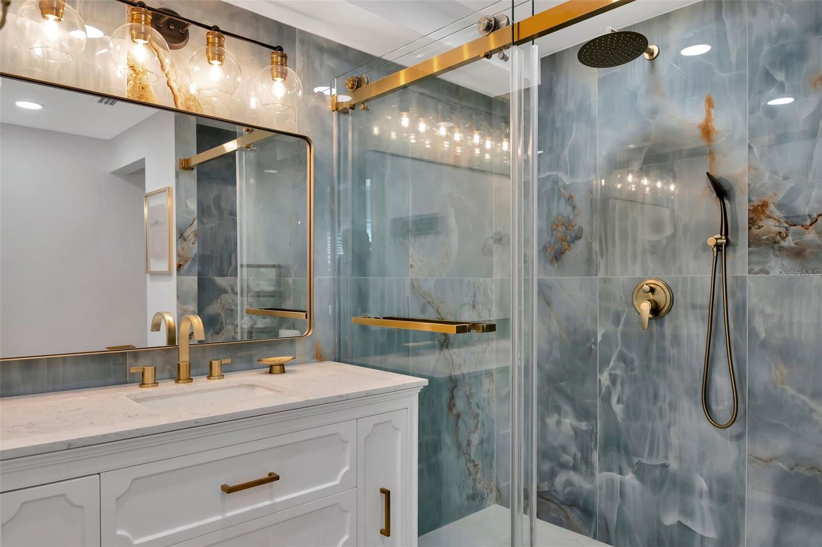 WHISPERING PINES - Residential