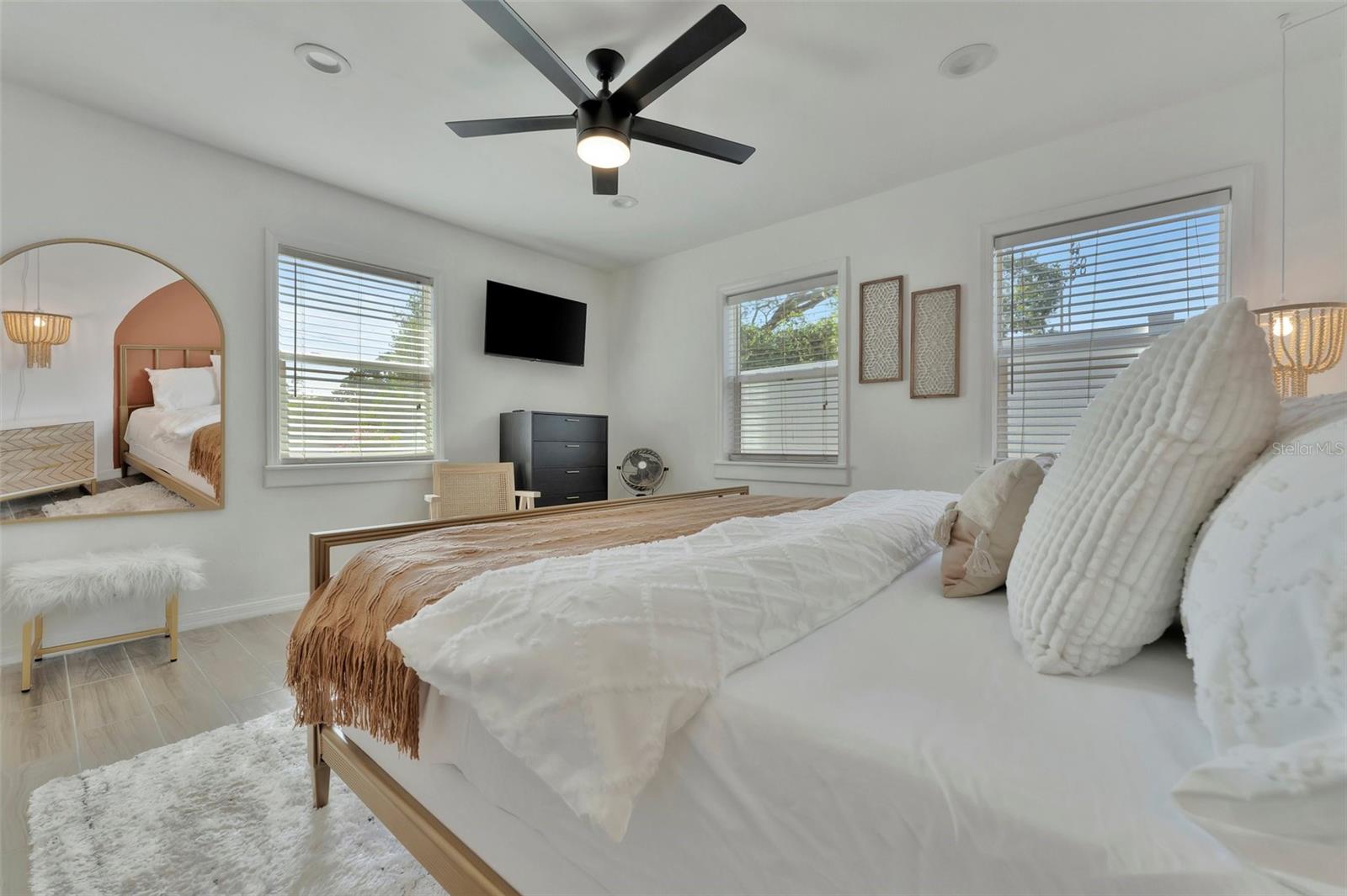 WHISPERING PINES - Residential