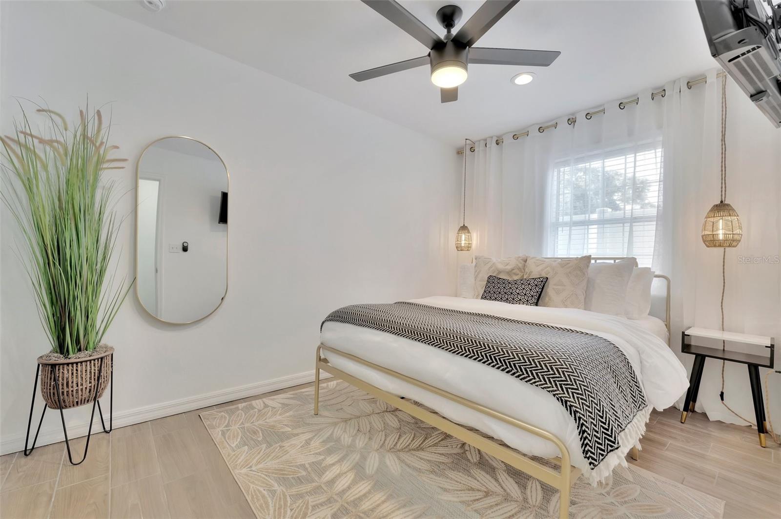 WHISPERING PINES - Residential