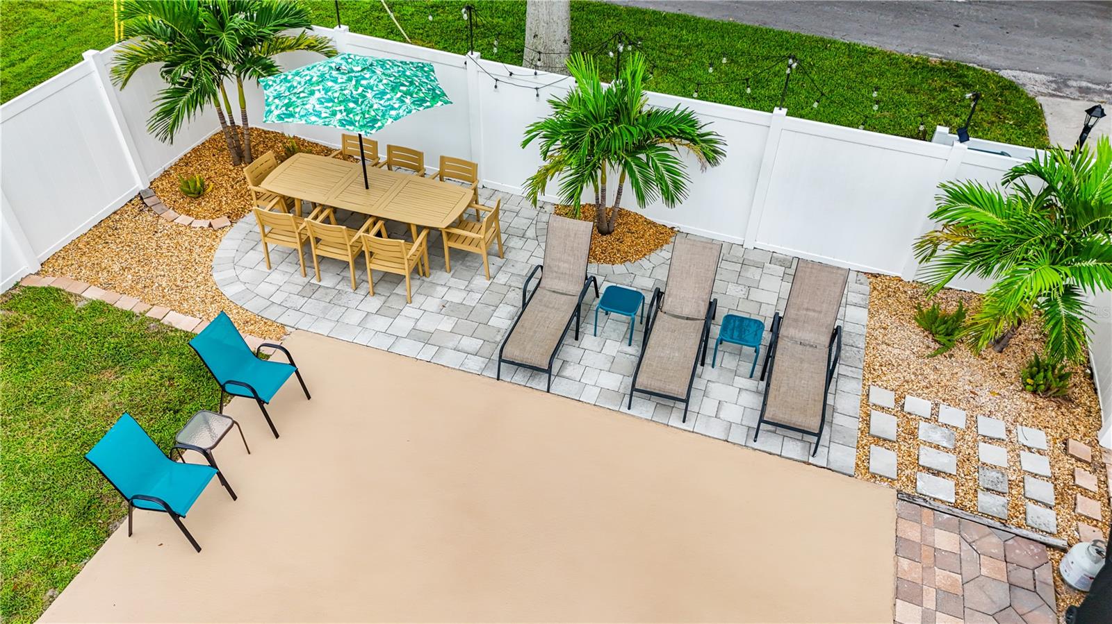 WHISPERING PINES - Residential