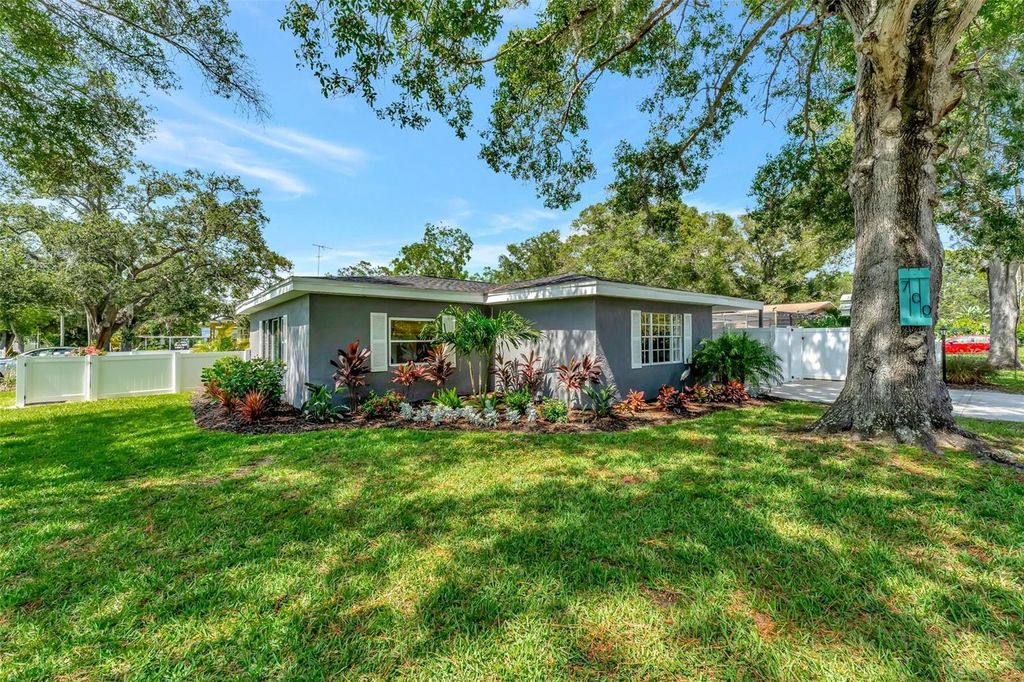 Photo of 700 14th Street NW, Largo, FL 33770 (MLS # TB8487550)