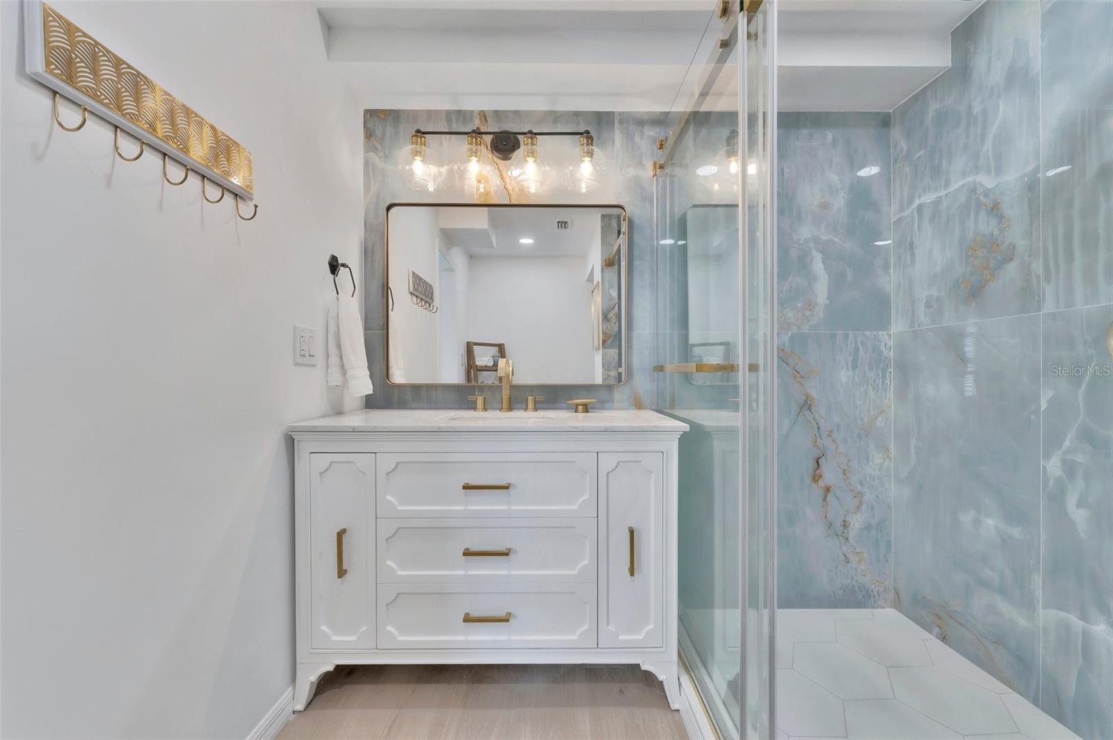 WHISPERING PINES - Residential