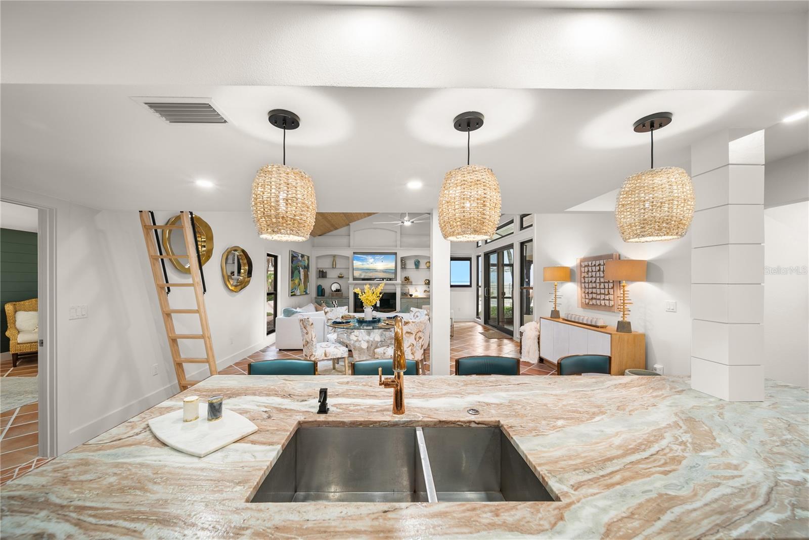 OCEAN SANDS - Residential