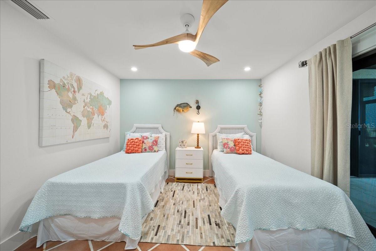 OCEAN SANDS - Residential