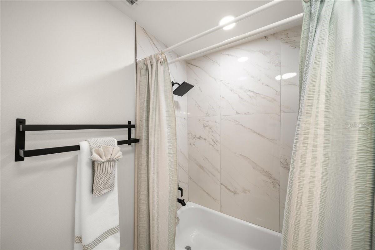 OCEAN SANDS - Residential