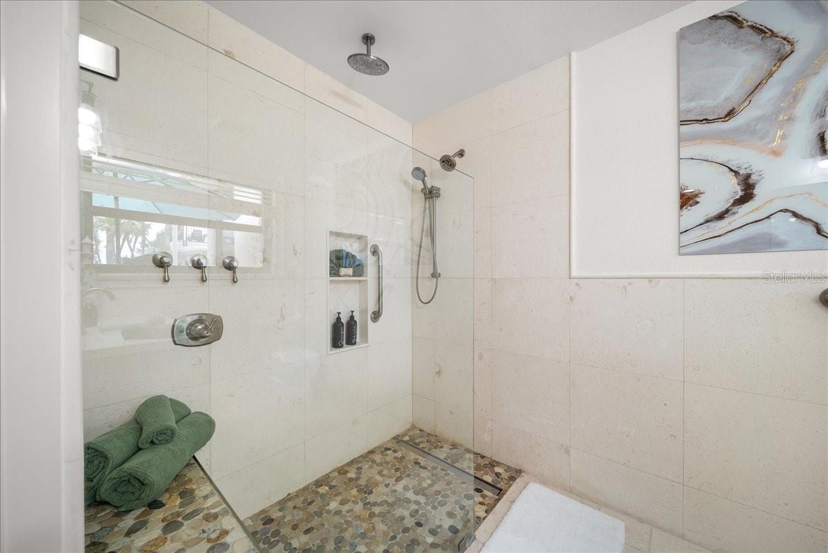 OCEAN SANDS - Residential