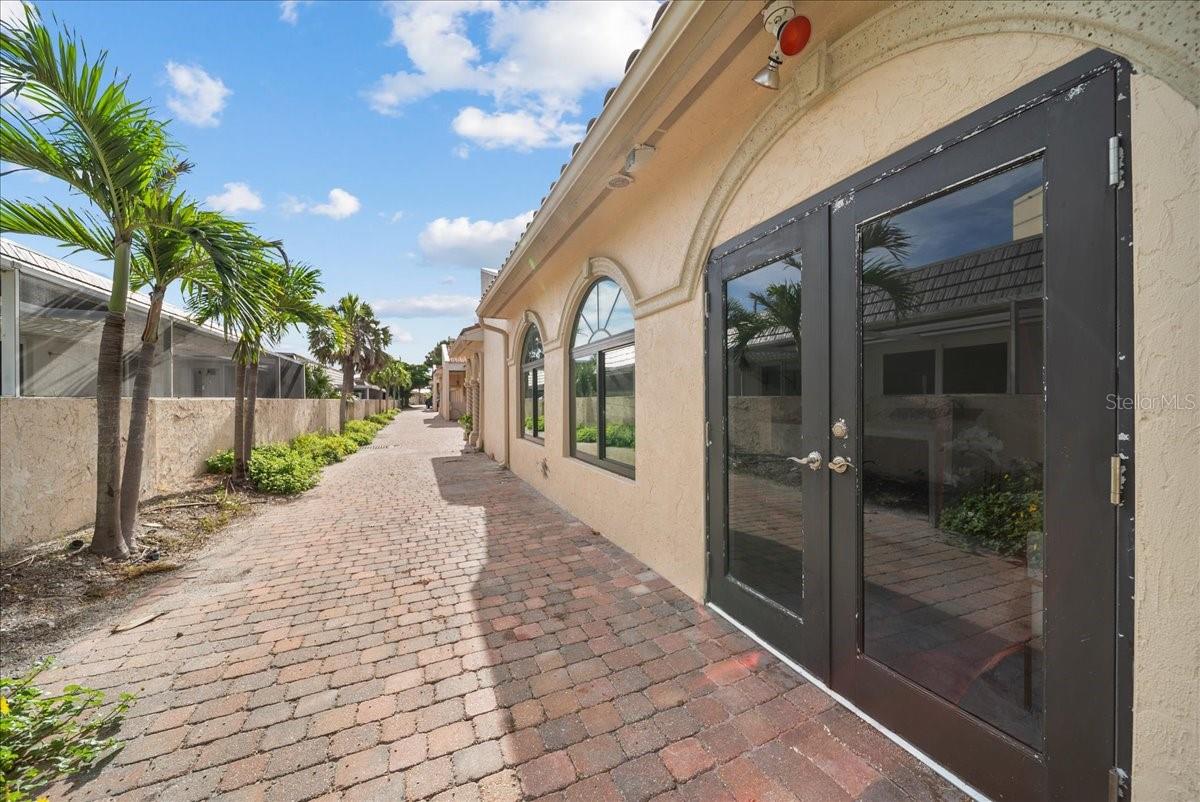 OCEAN SANDS - Residential