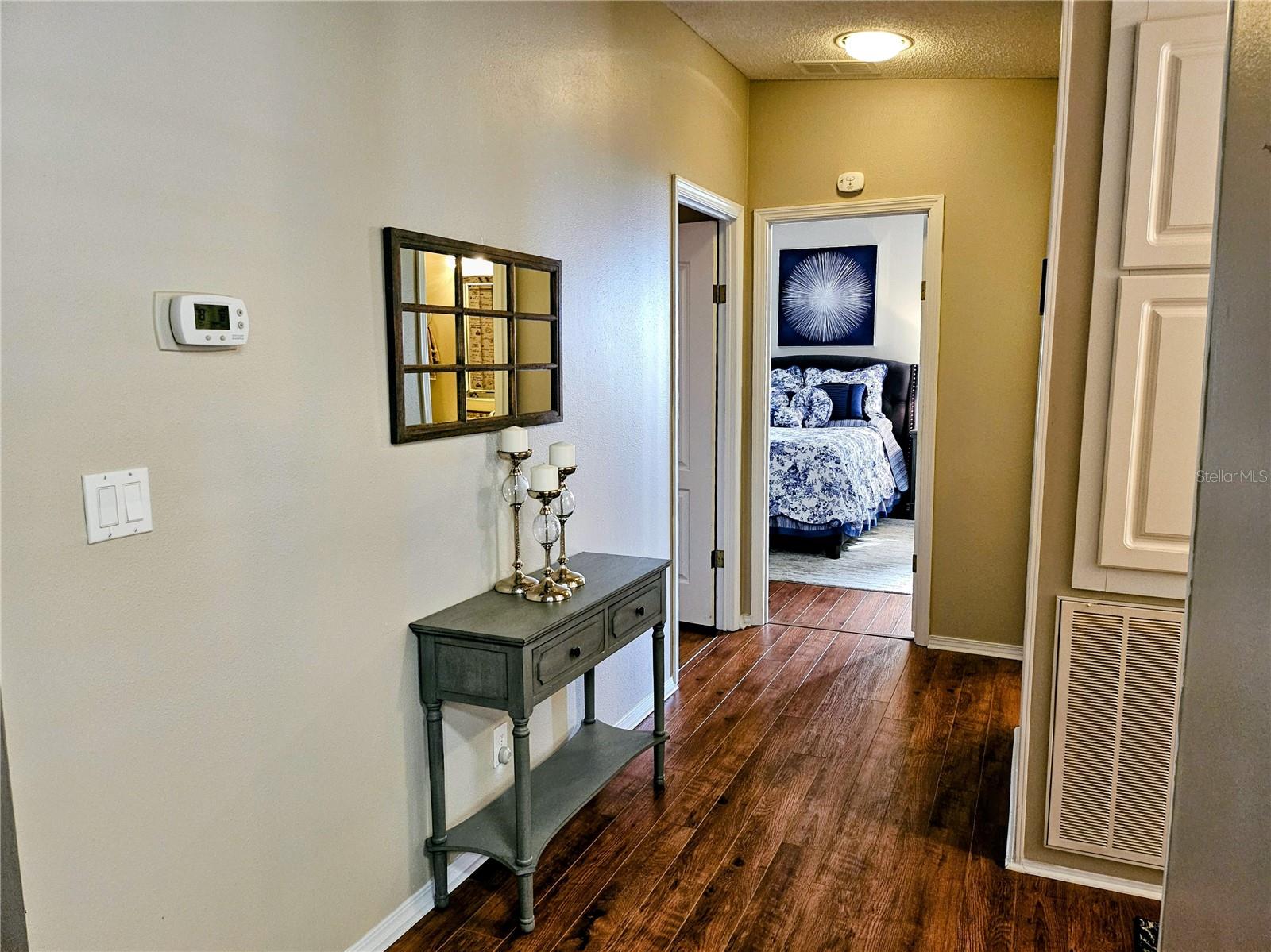 OAKWOOD MANOR - Residential