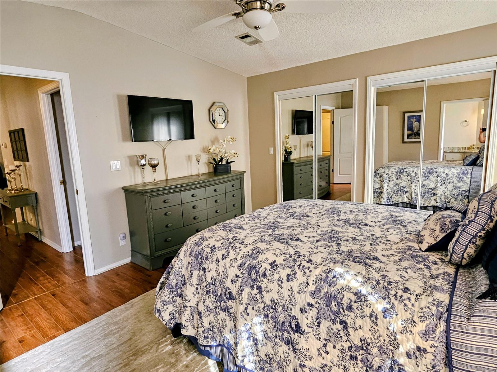 OAKWOOD MANOR - Residential