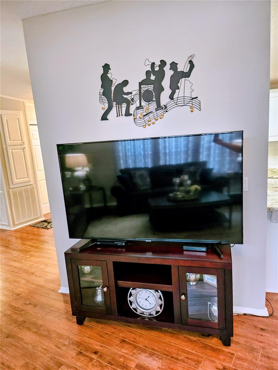 OAKWOOD MANOR - Residential