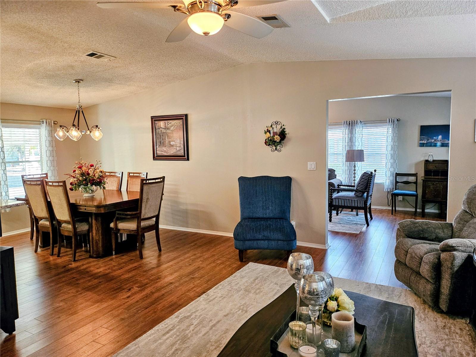 OAKWOOD MANOR - Residential