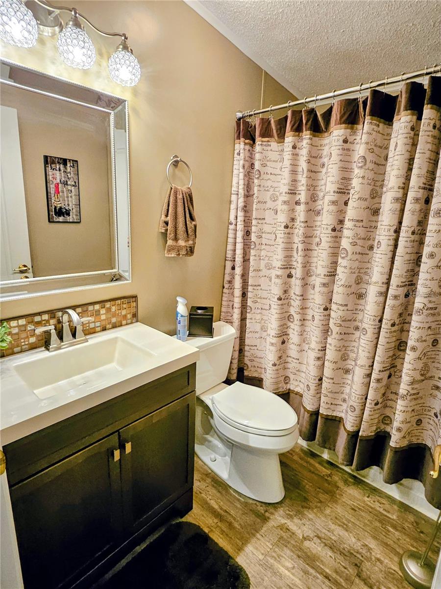 OAKWOOD MANOR - Residential