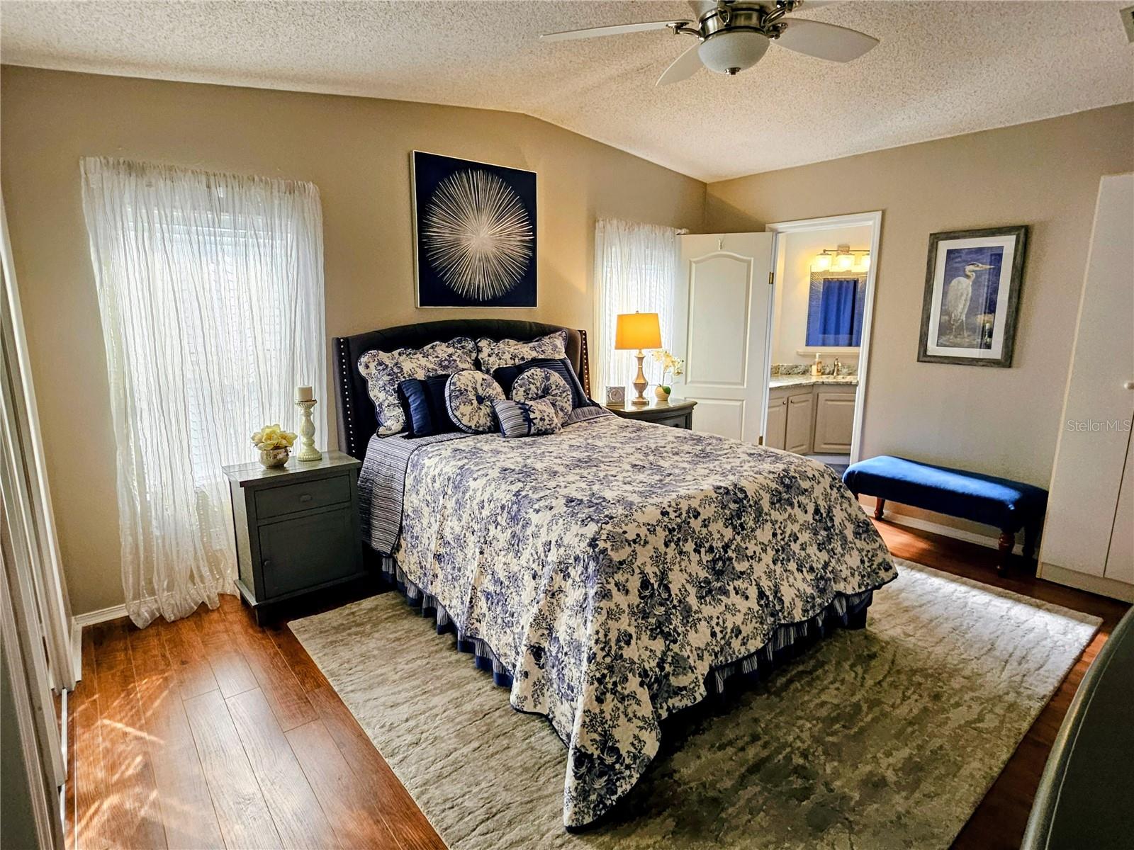 OAKWOOD MANOR - Residential