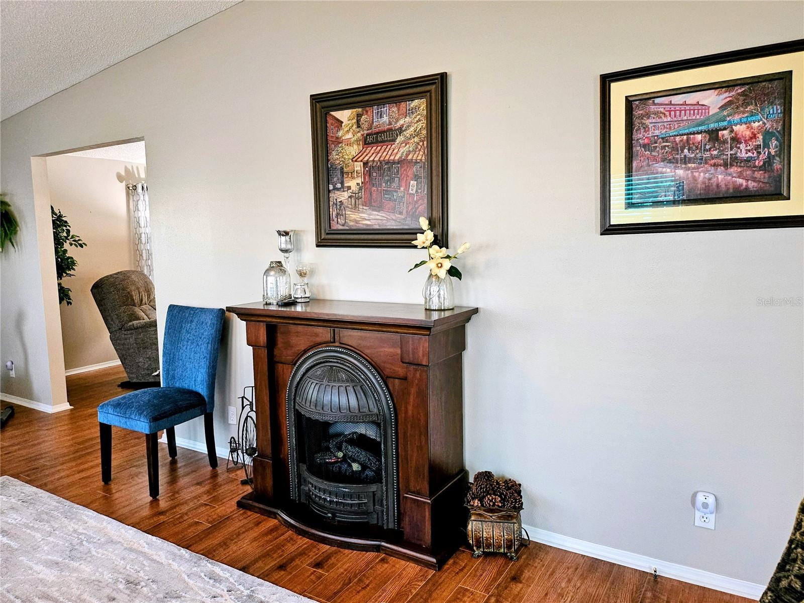 OAKWOOD MANOR - Residential