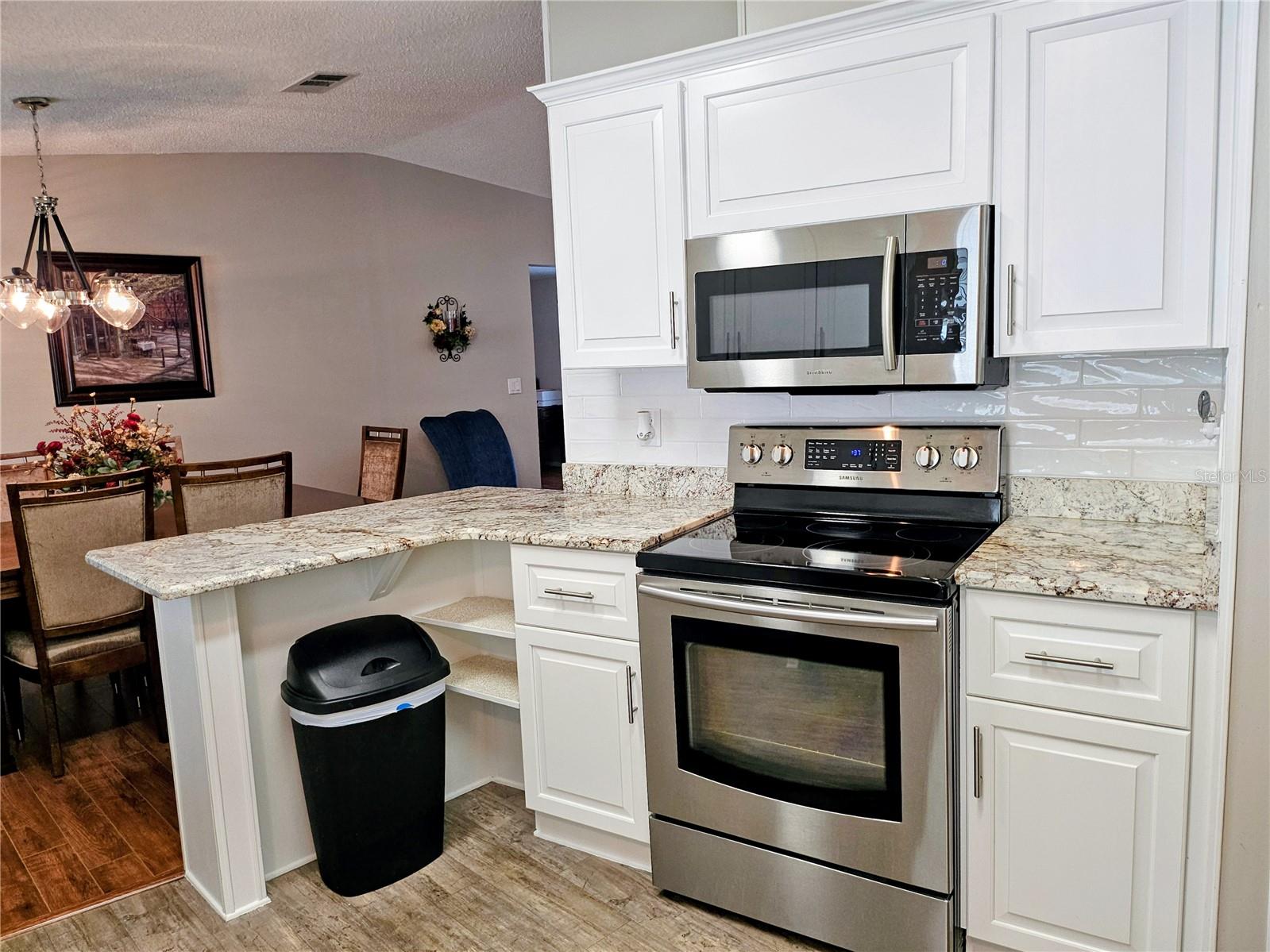 OAKWOOD MANOR - Residential