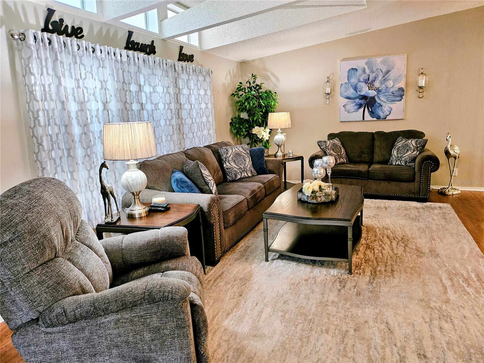 OAKWOOD MANOR - Residential