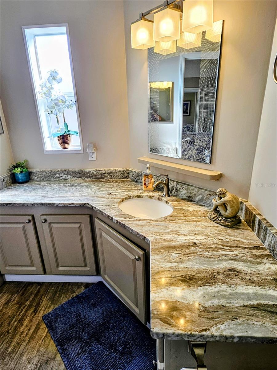 OAKWOOD MANOR - Residential