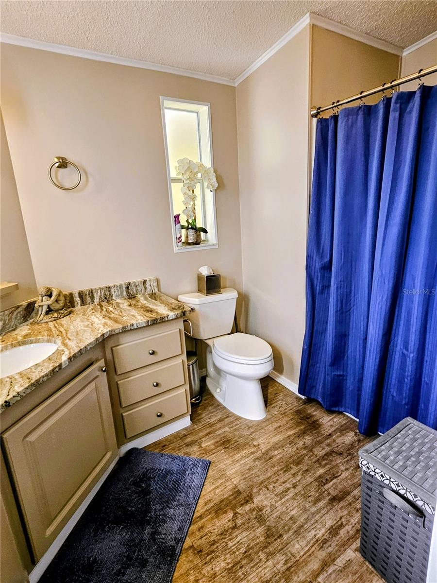 OAKWOOD MANOR - Residential