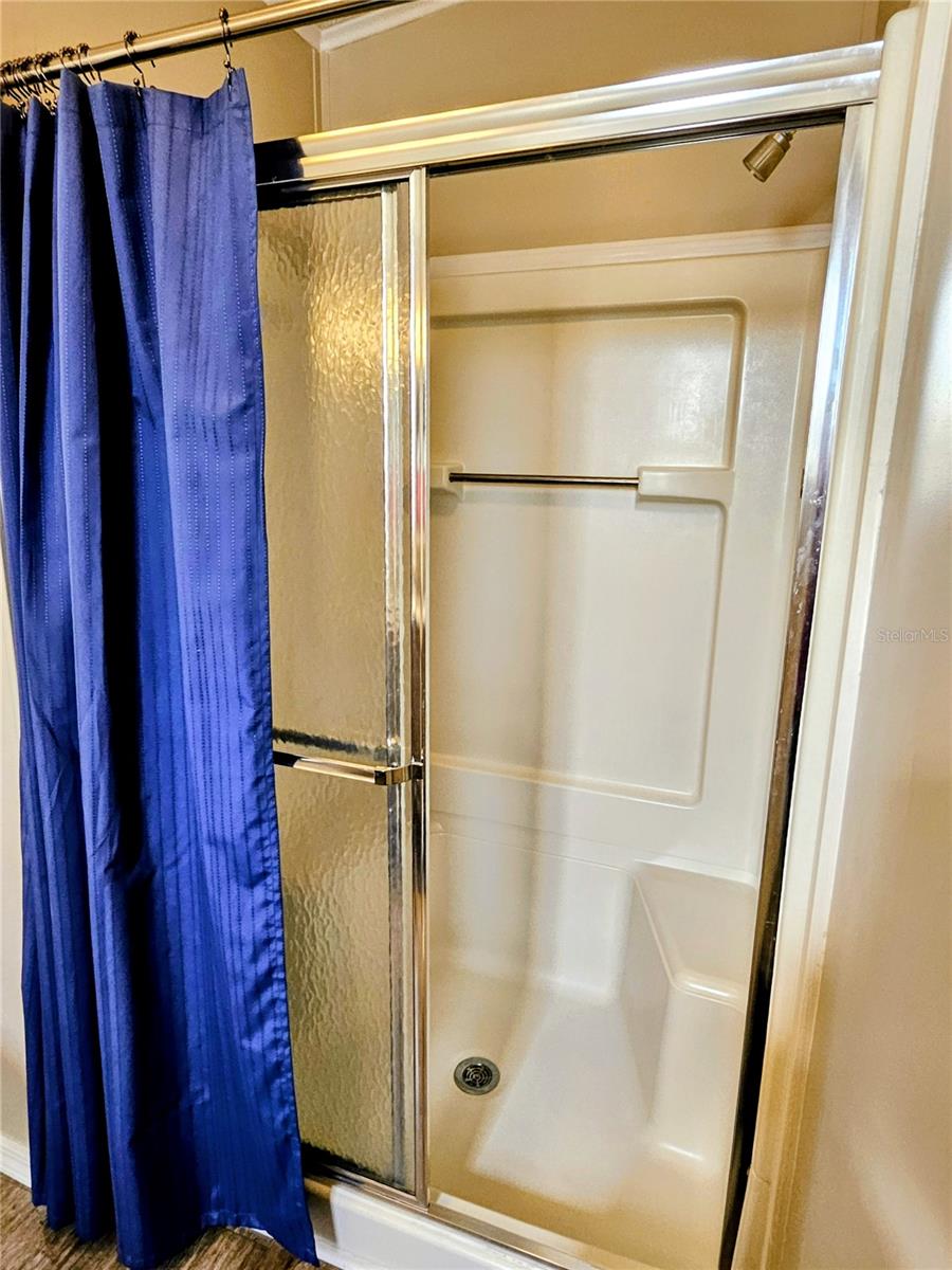 OAKWOOD MANOR - Residential