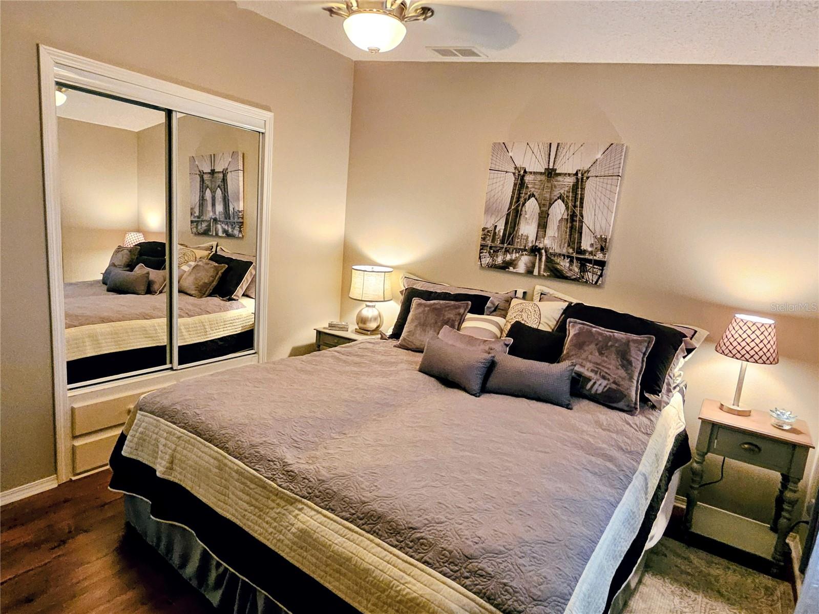 OAKWOOD MANOR - Residential