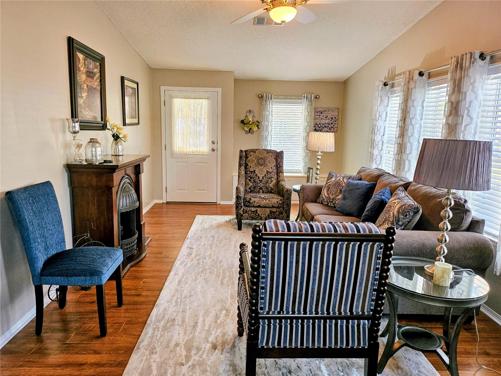 OAKWOOD MANOR - Residential