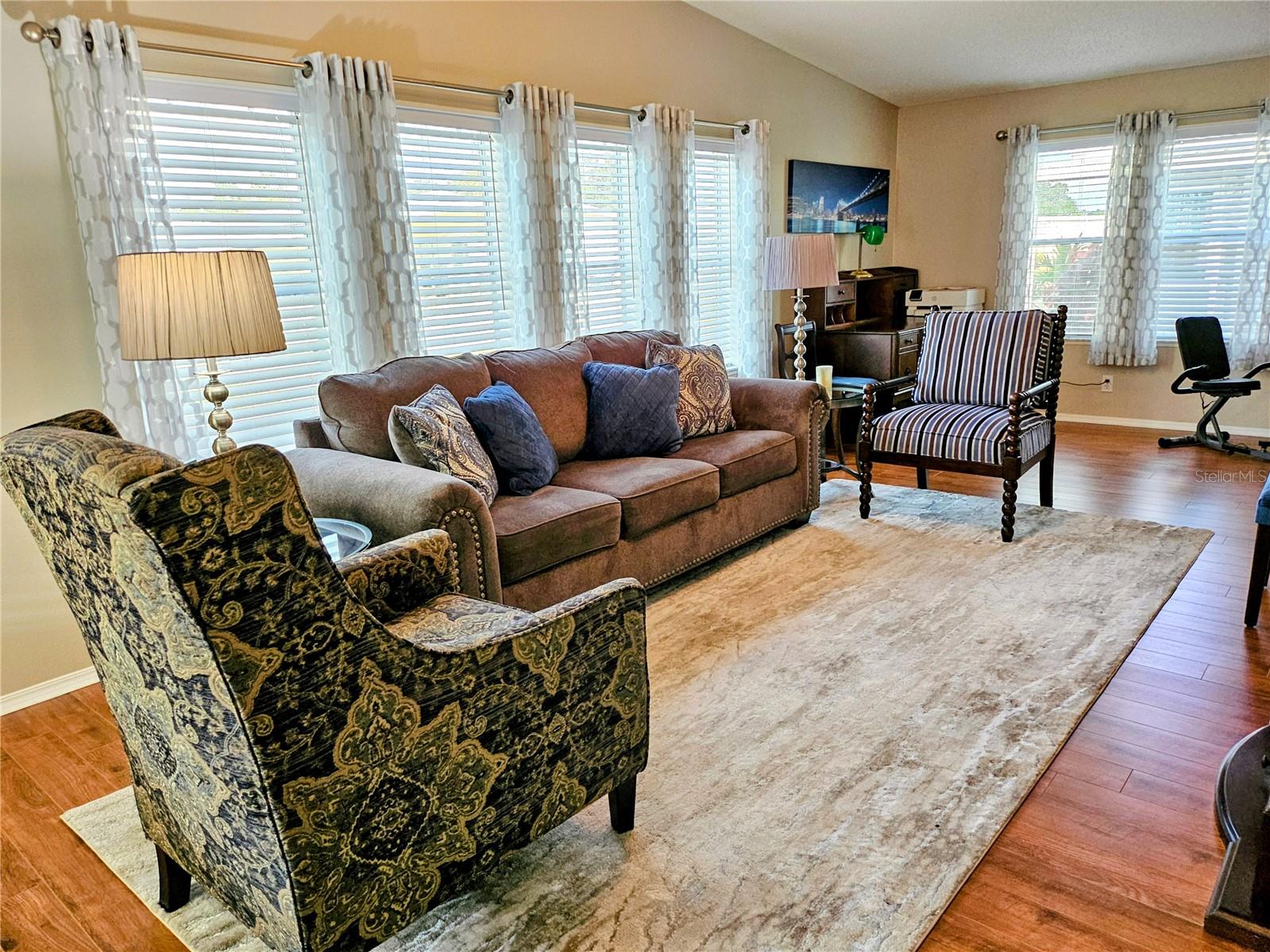 OAKWOOD MANOR - Residential