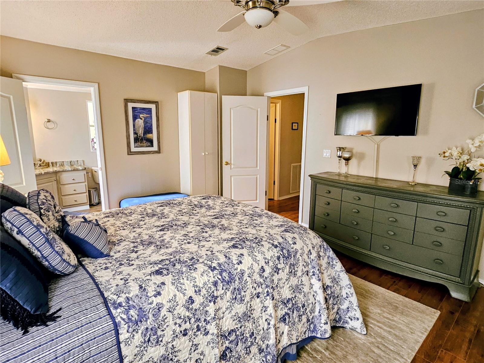 OAKWOOD MANOR - Residential