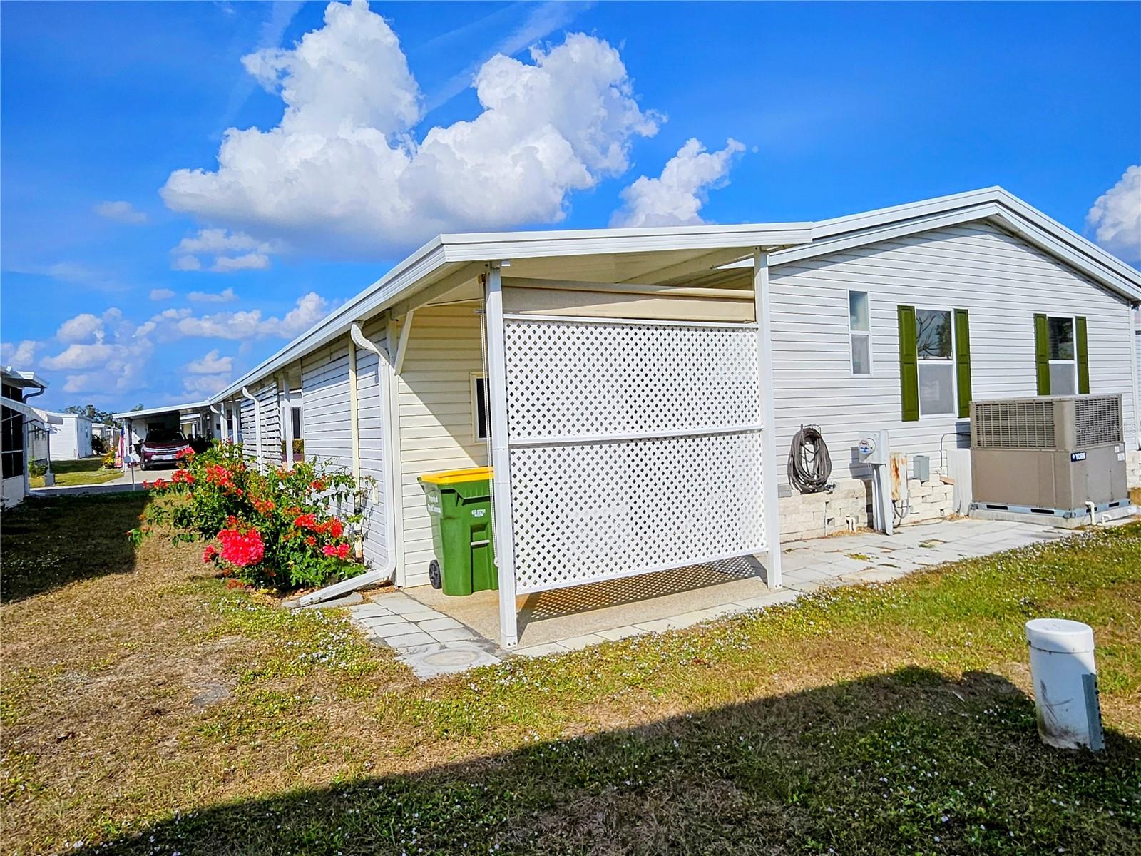 OAKWOOD MANOR - Residential