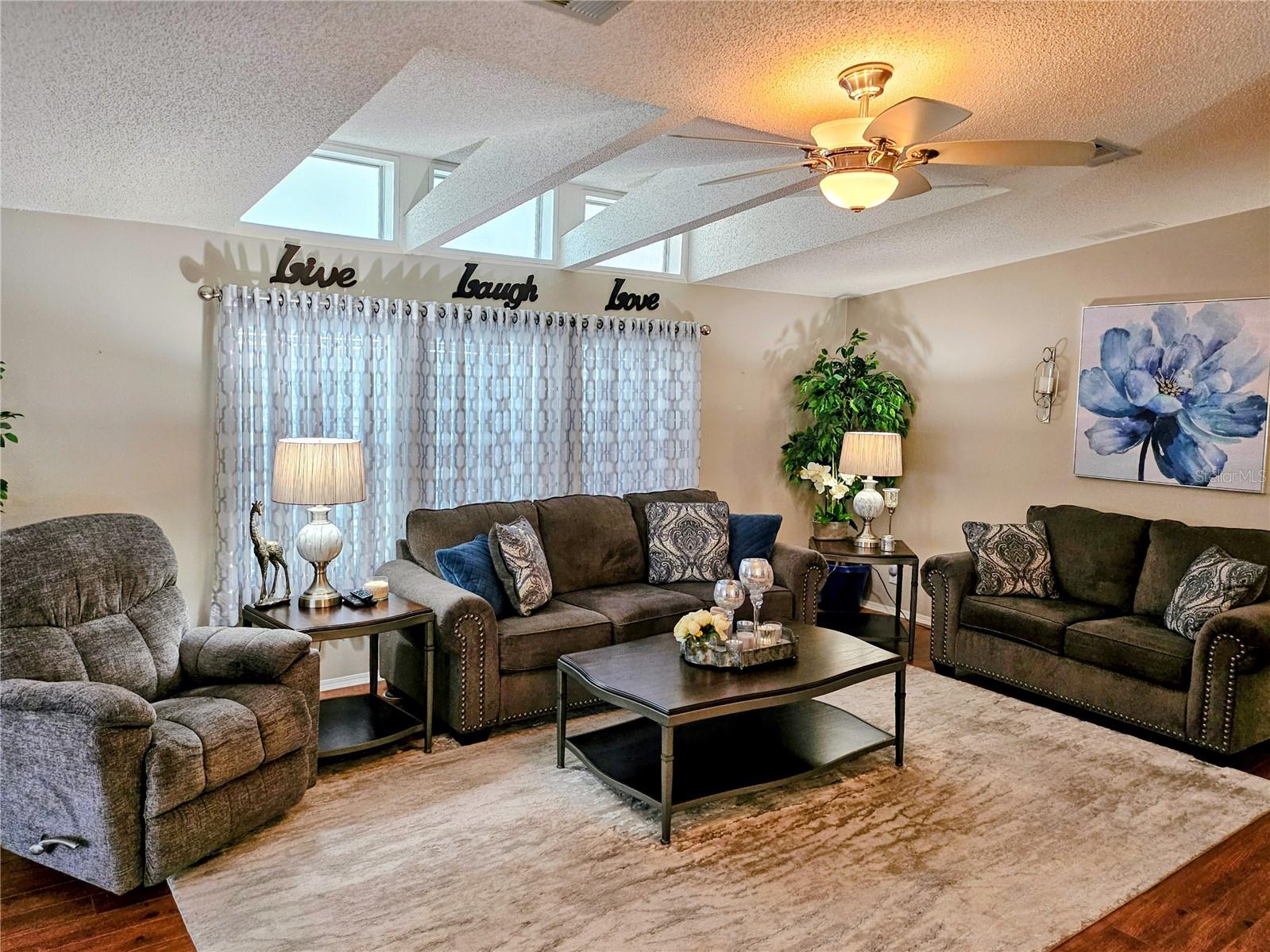 OAKWOOD MANOR - Residential