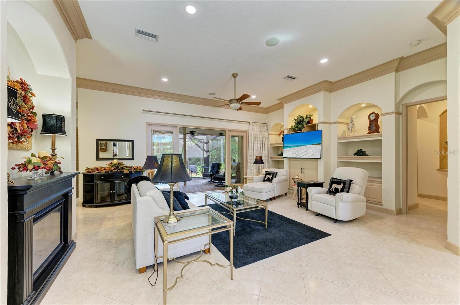 ROSEDALE 10 - Residential