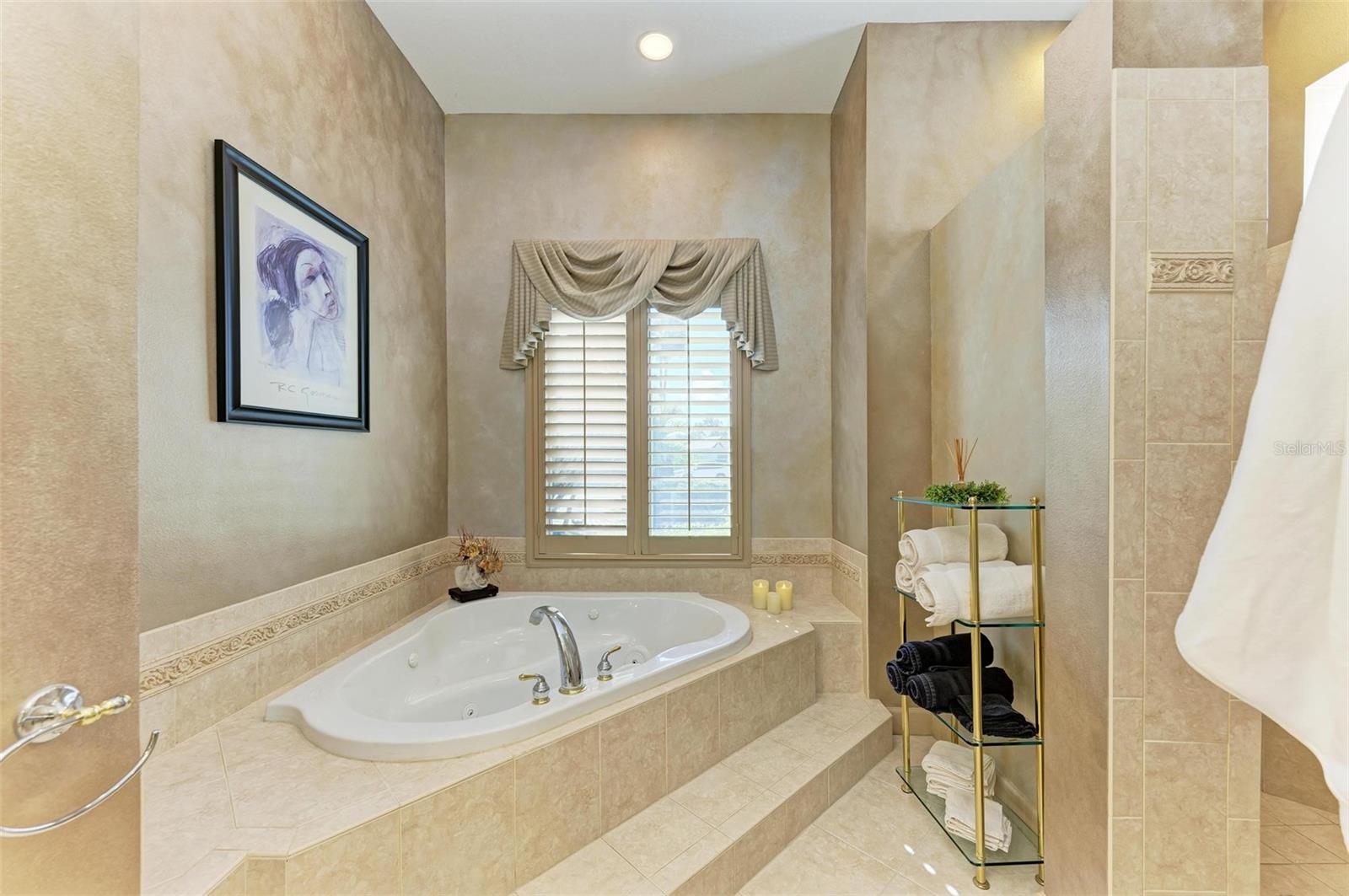 ROSEDALE 10 - Residential