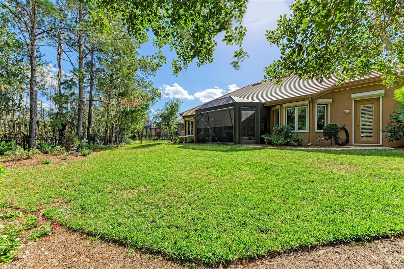 ROSEDALE 10 - Residential