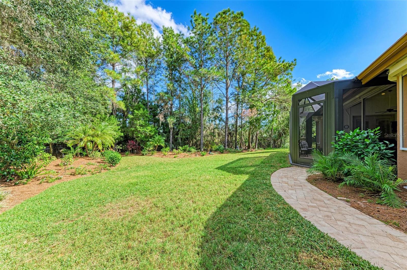 ROSEDALE 10 - Residential