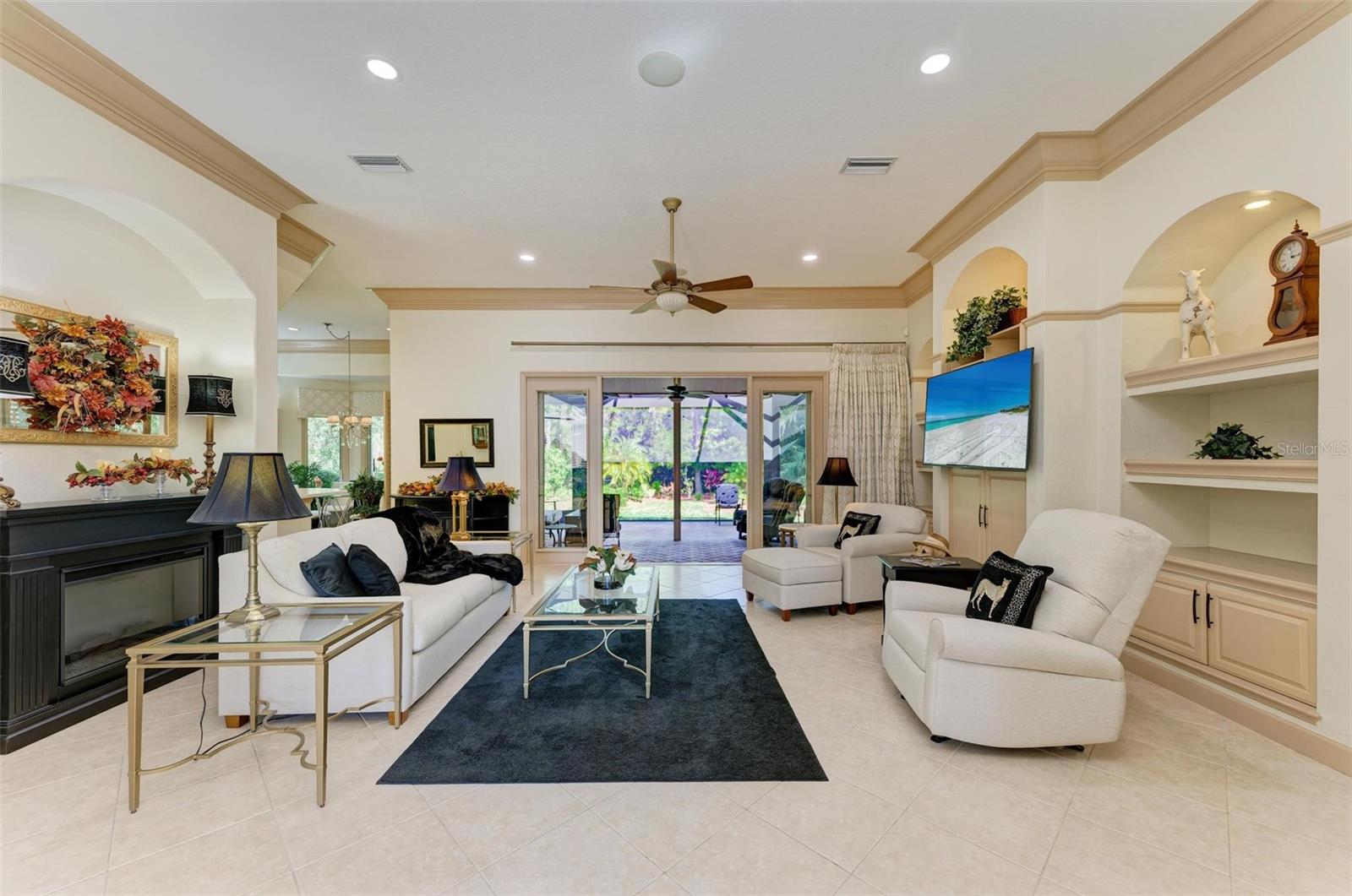 ROSEDALE 10 - Residential