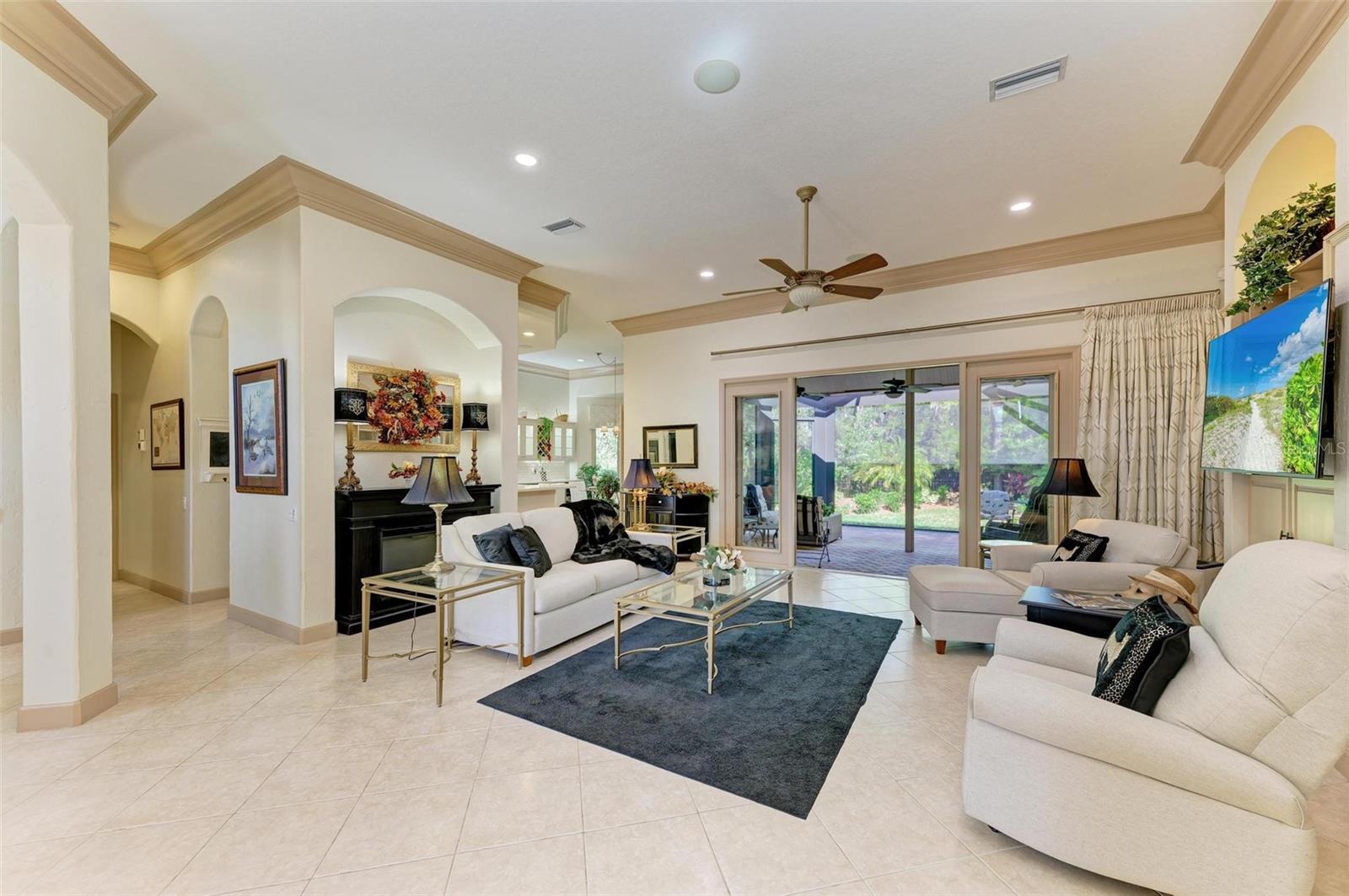 ROSEDALE 10 - Residential