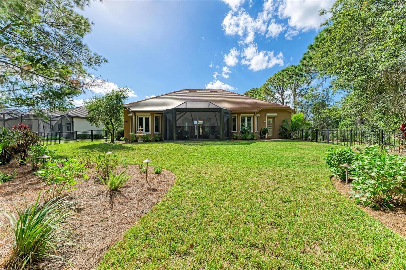 ROSEDALE 10 - Residential