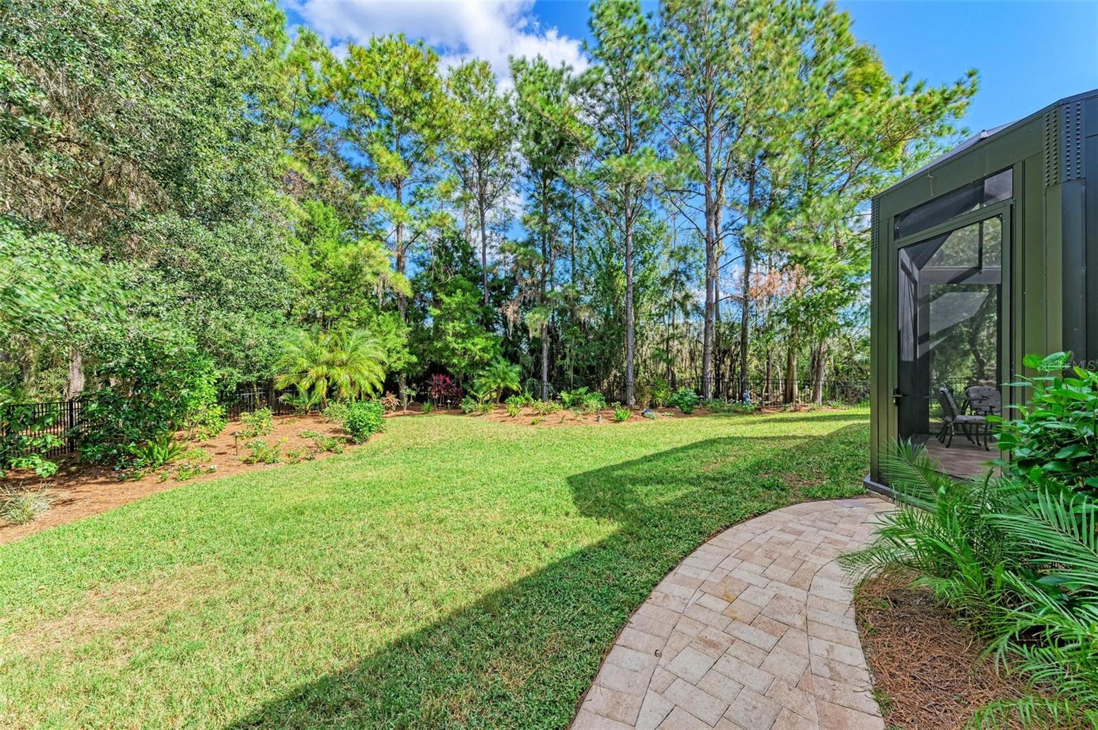 ROSEDALE 10 - Residential