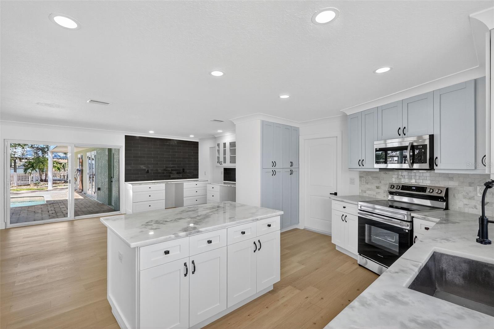 ISLAND ESTATES OF CLEARWATER - Residential