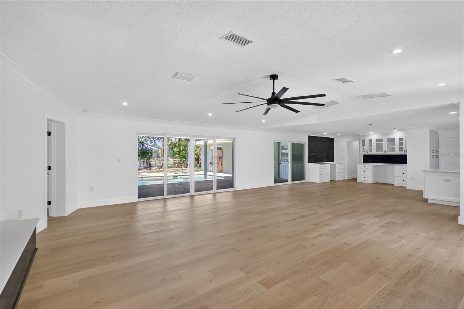 ISLAND ESTATES OF CLEARWATER - Residential