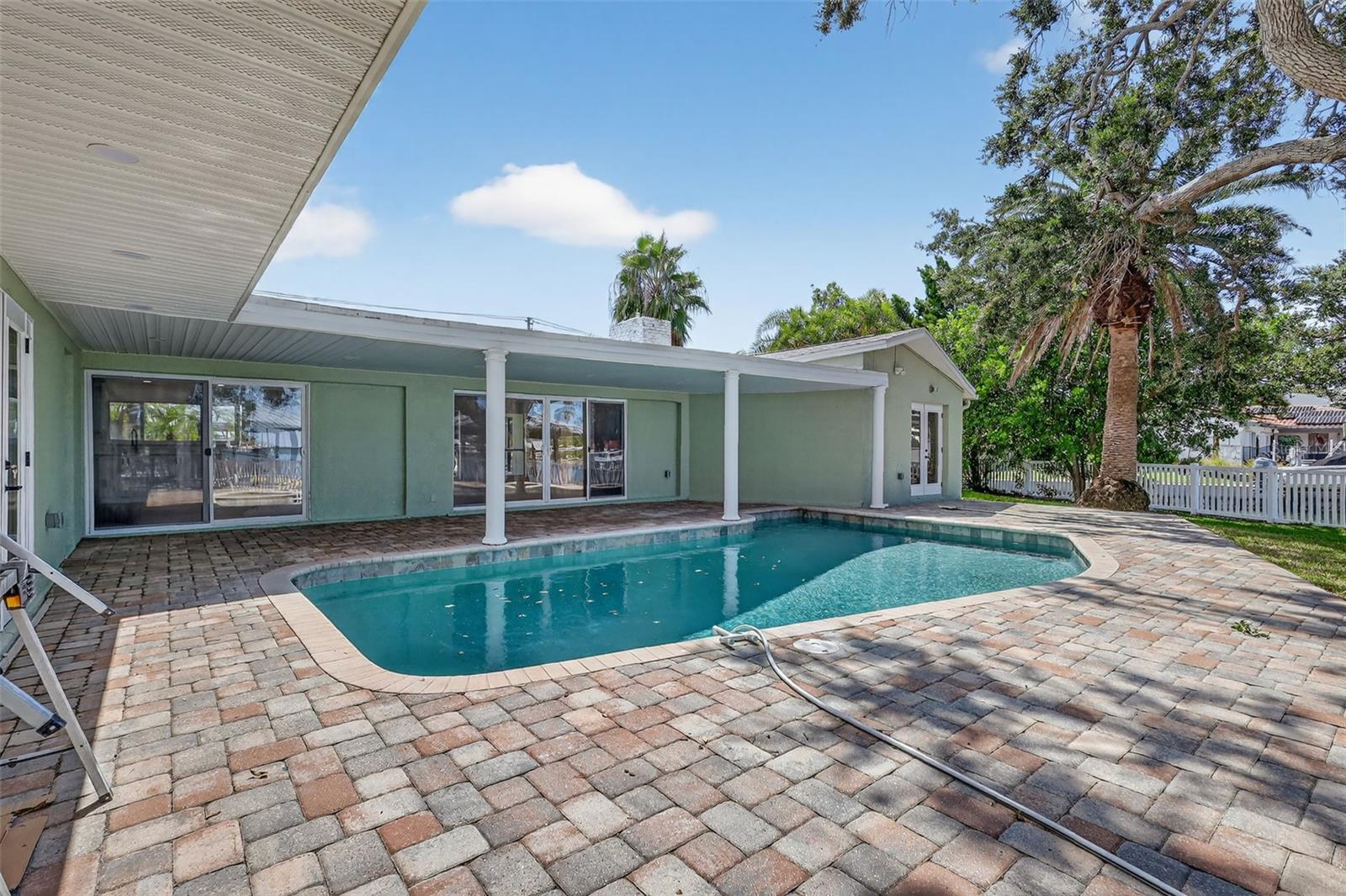 514 WINDWARD PASSAGE