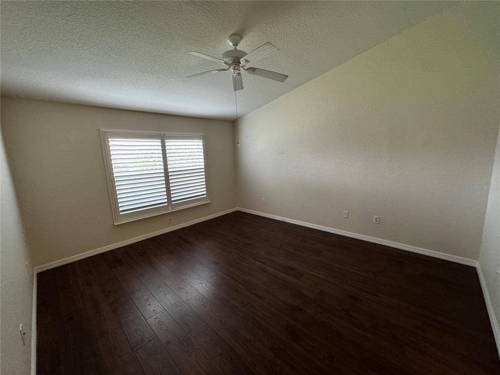 MAGNOLIA PLACE/LAKESIDE LNDGS - Residential Lease