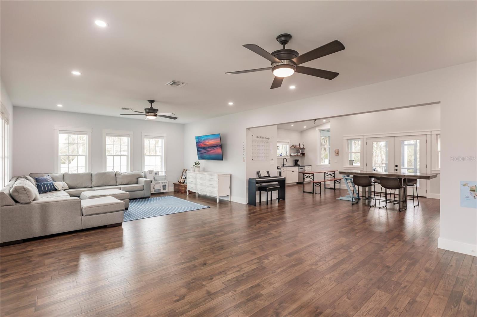 SARASOTA BEACH - Residential