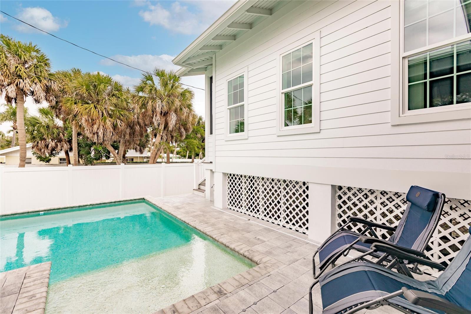 SARASOTA BEACH - Residential