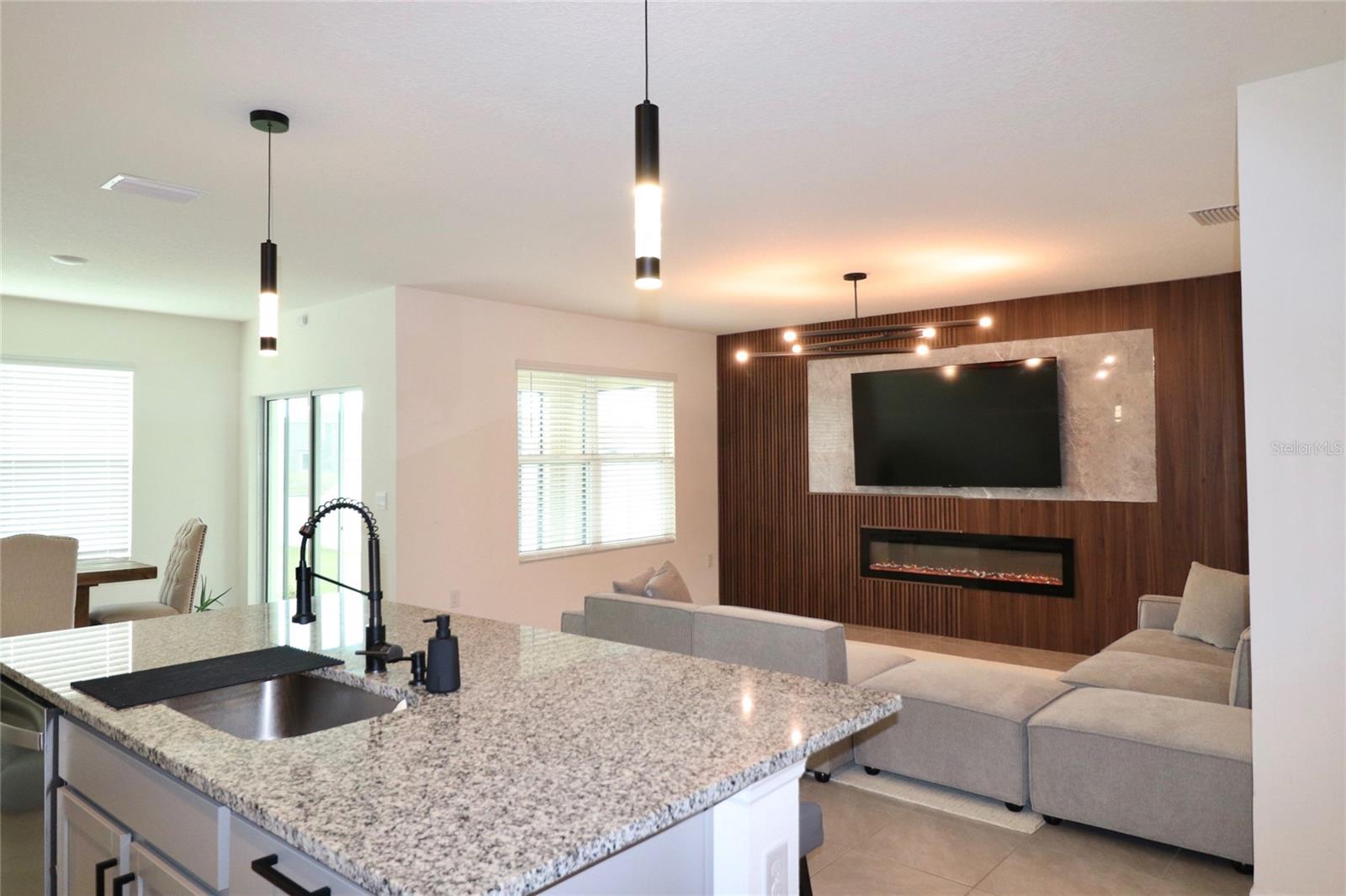 EPPERSON RANCH NORTH PH 6 POD - Residential Lease